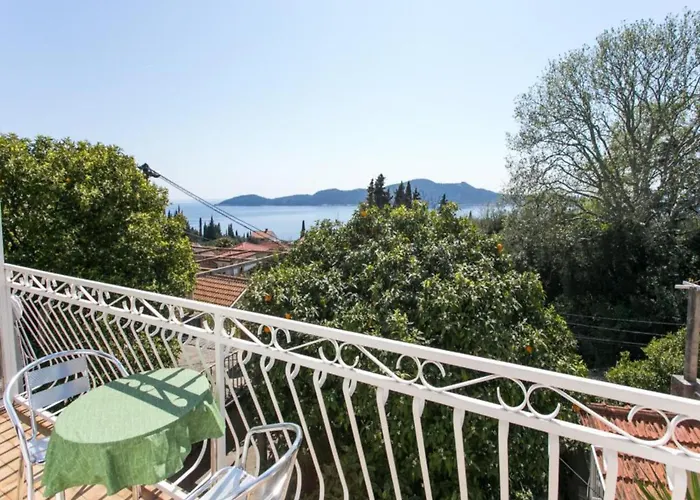 Anka - One-bedroom With Balcony And Sea View Lejlighed Trsteno