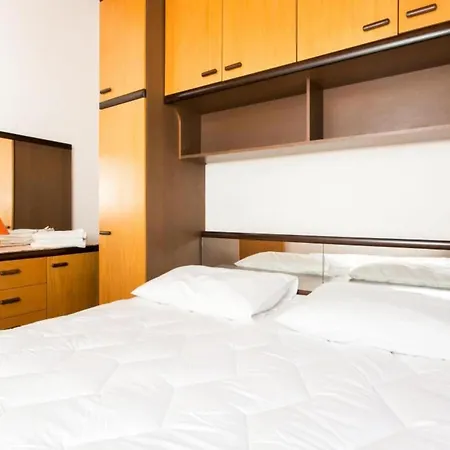 Anka - One-bedroom With Balcony And Sea View アパート *
