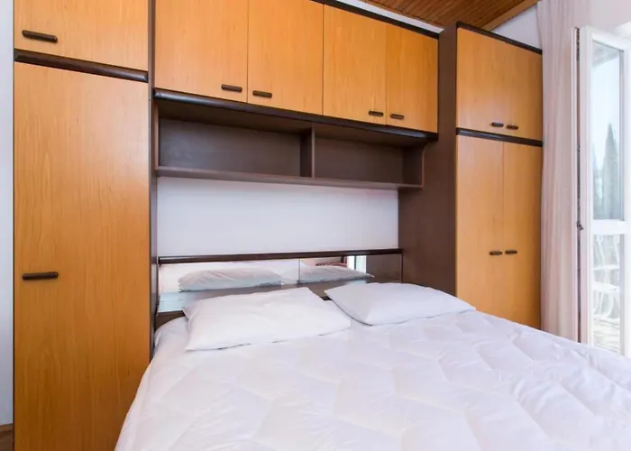 Anka - One-bedroom With Balcony And Sea View 아파트 *