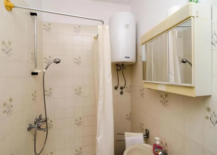 Anka - One-bedroom With Balcony And Sea View 아파트